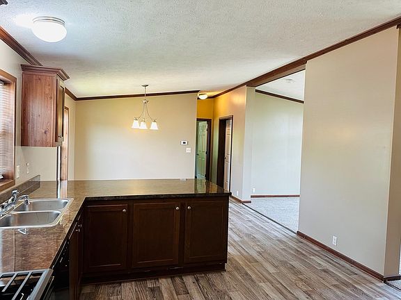3rd image of 9800 Bloomsbury Cir #498