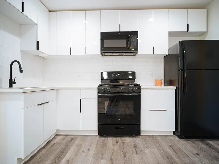 2331 Portland Street — Photo 11