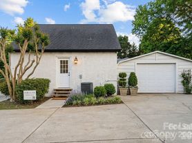 8478 Rocky River Rd, Harrisburg, NC