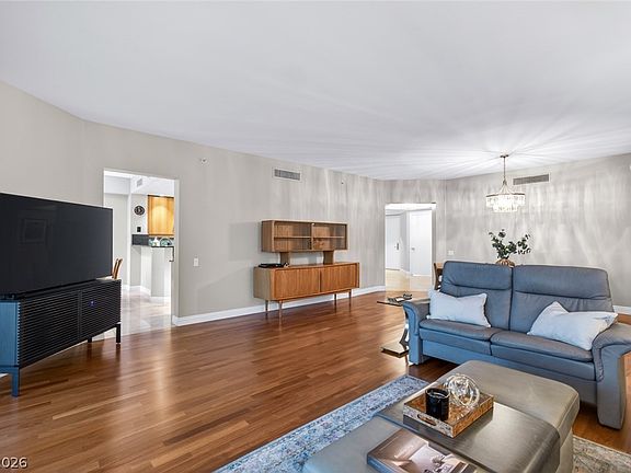 5th image of 2747 Paradise Rd Unit 1603