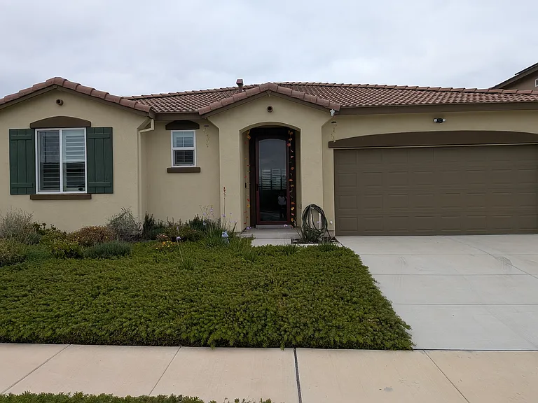 1820 Lantana Dr — Photo 3