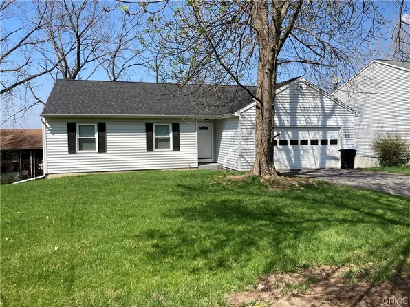 813 Northway St, Syracuse, NY 13224