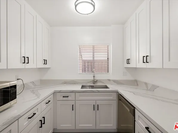 1904 11th St #8, Santa Monica, CA 90404