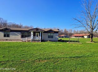 2734 Blaylock Rd, Crossville, TN 38572