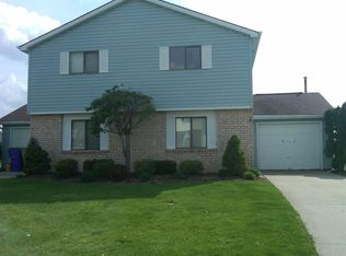 10617 Oak Valley Rd, Fort Wayne, IN 46845