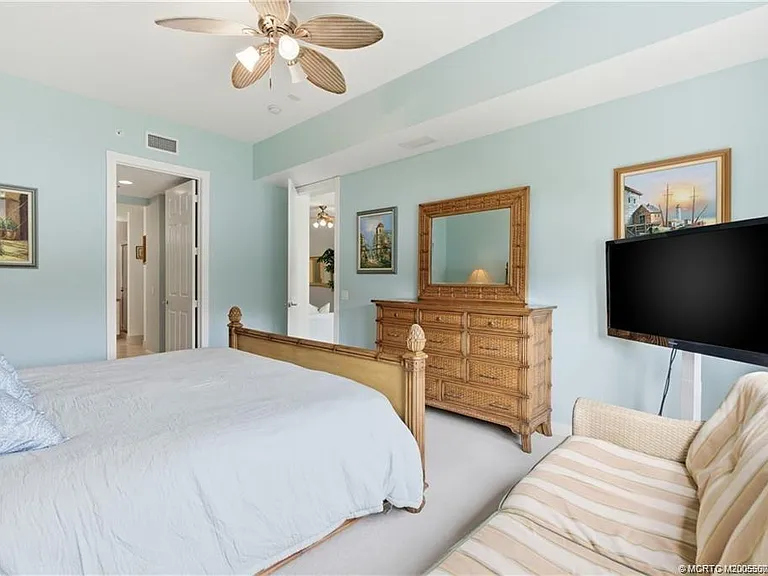 1 Harbour Isle Dr #104 — Photo 19