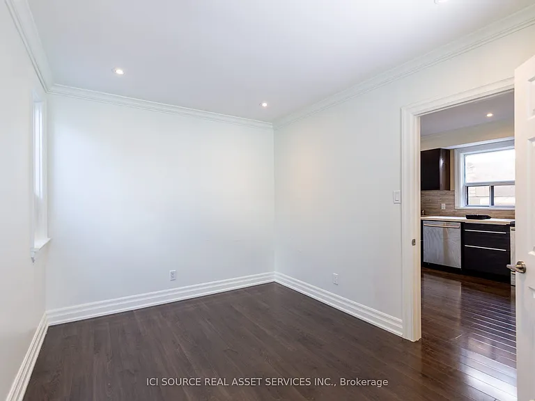 253 Lakeshore Rd E #D — Photo 7