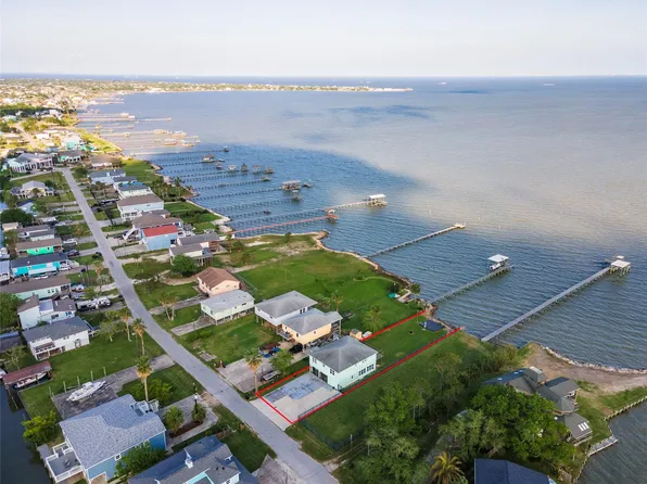 1643 Dick Bay St, Dickinson, TX 77539