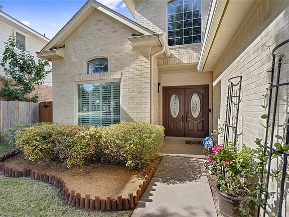 2nd image of 1305 Brighton Bend Ln