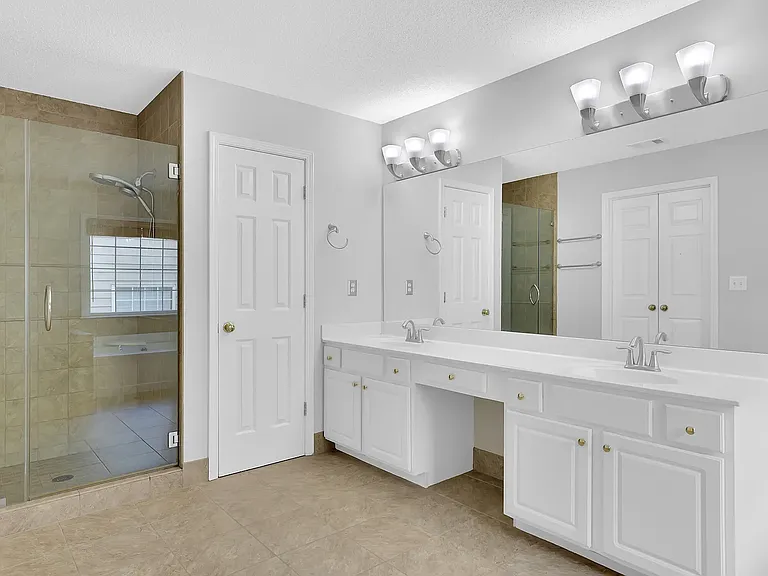 440 Chippenham Ct — Photo 22