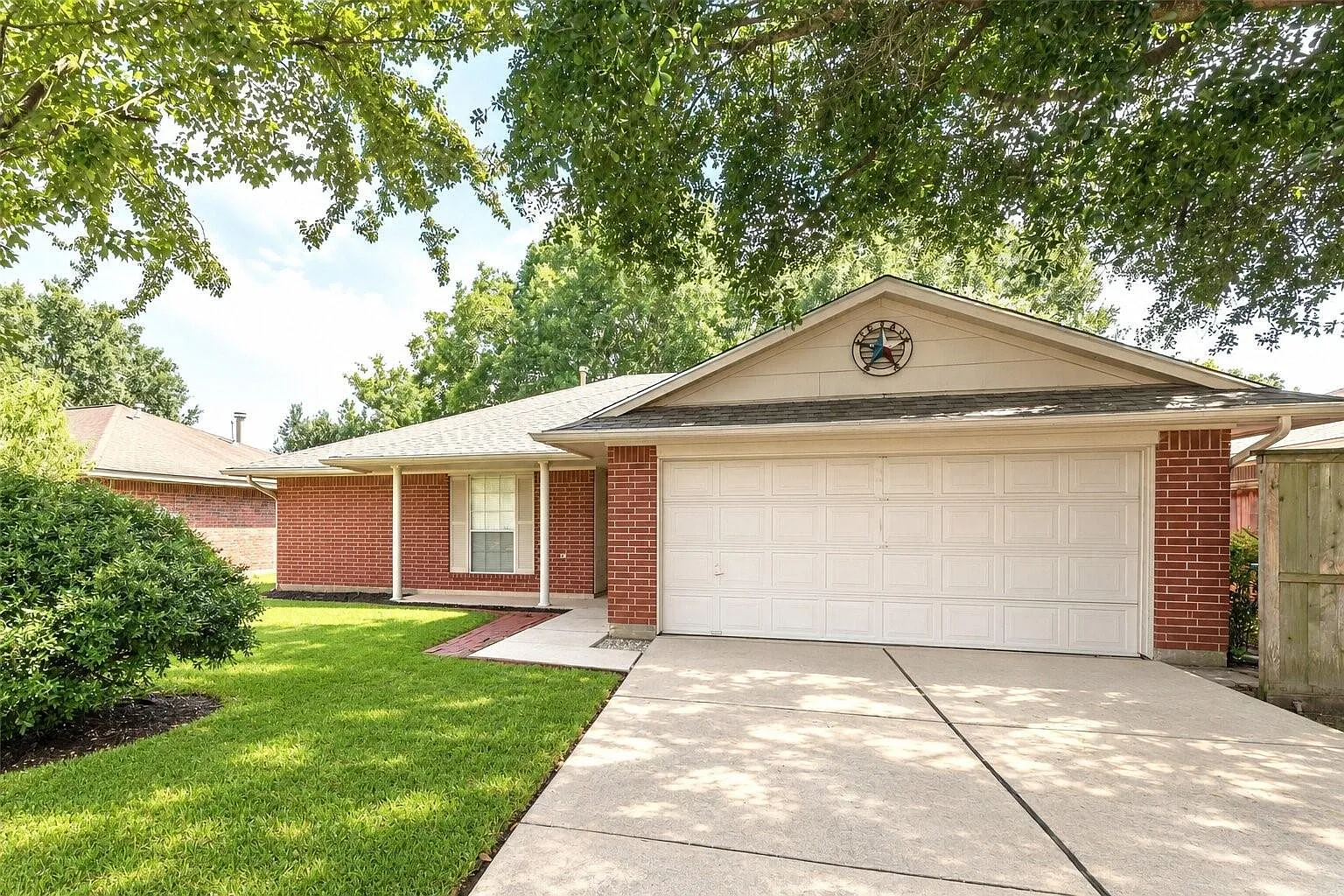 3 bed, 2.0 bath, 1490 sqft, $1,800 — Photo 2