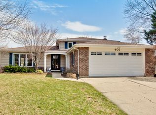 407 Sandy Ln, Libertyville, IL