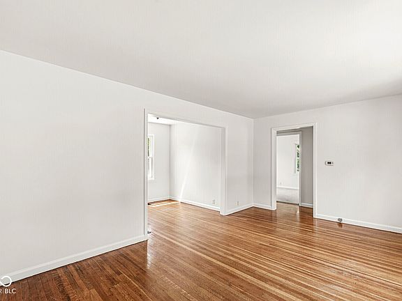 5th image of 6734 Hillside Ave