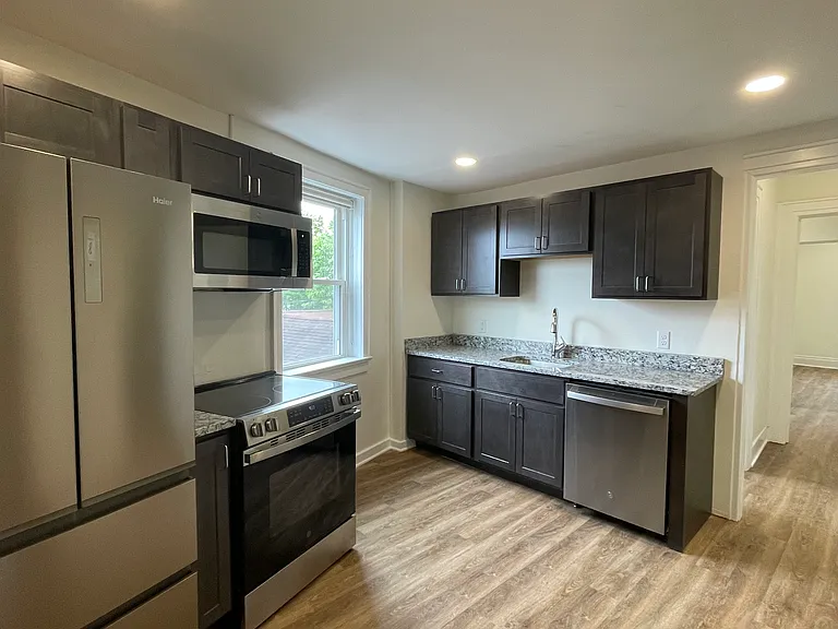 62 Genesee Lofts — Photo 8