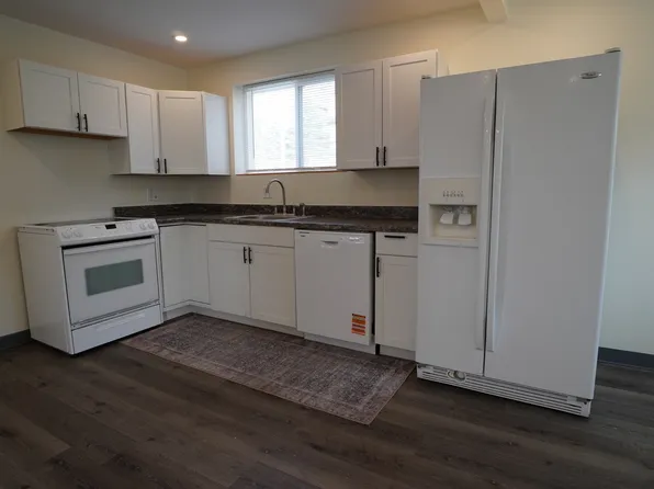 408 Cavitt Ave Floor 2, Trafford, PA 15085
