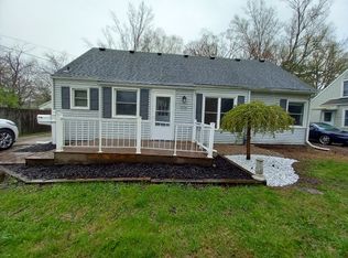 1714 Upland Dr, Kalamazoo, MI 49048