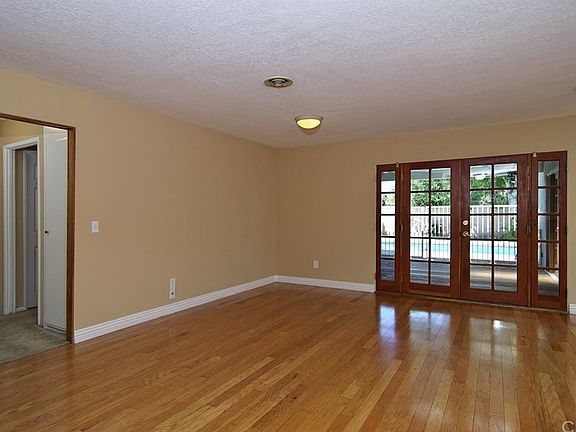 5th image of 23945 Sylvan St