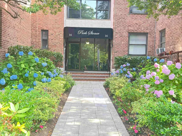 16 Stoner Ave, Great Neck, NY