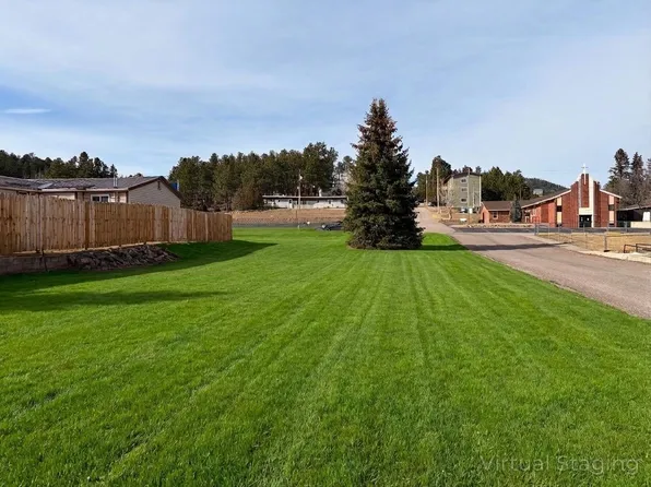 418 Harney St, Custer, SD 57730