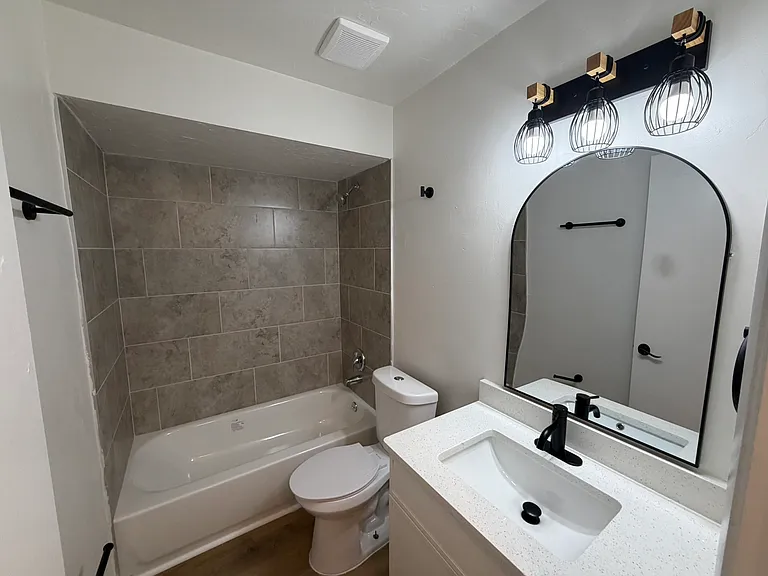 5424 SW 4th Pl — Photo 5