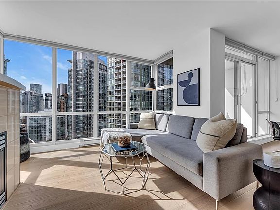 3rd image of 2205-1077 Marinaside Cres #2205