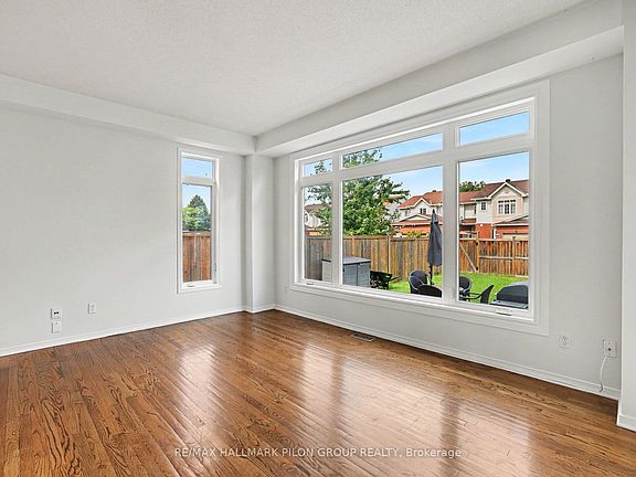 5th image of 1395 Kitchener Ave