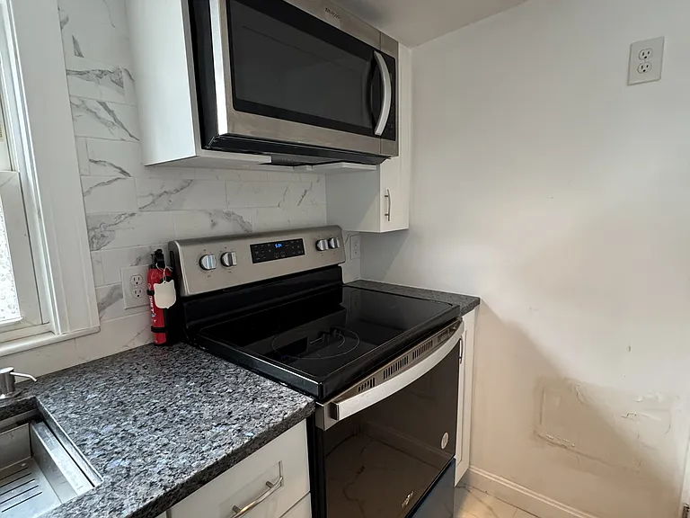 16B Homestead Ave #16B — Photo 17