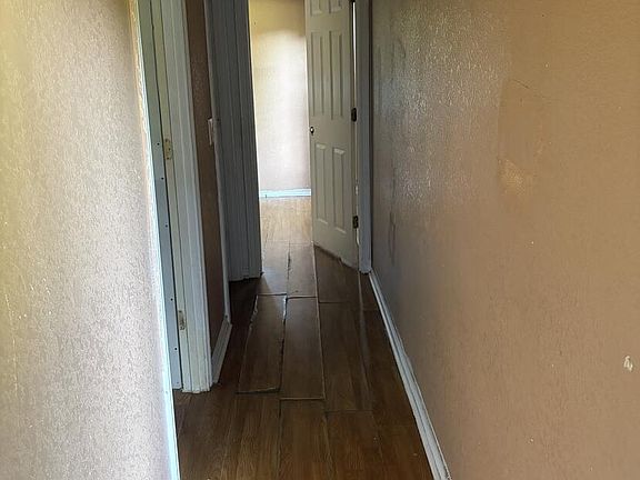 5th image of 111 Whispering Pines Dr N