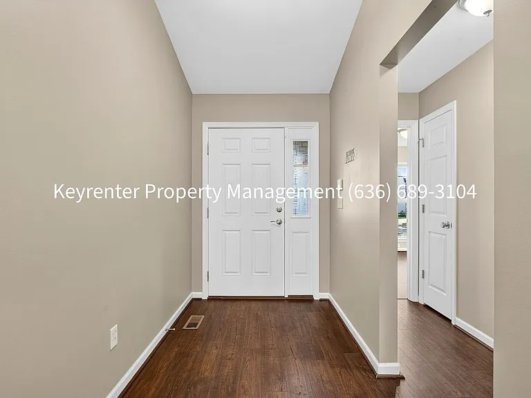 411 Angelique Pl — Photo 6