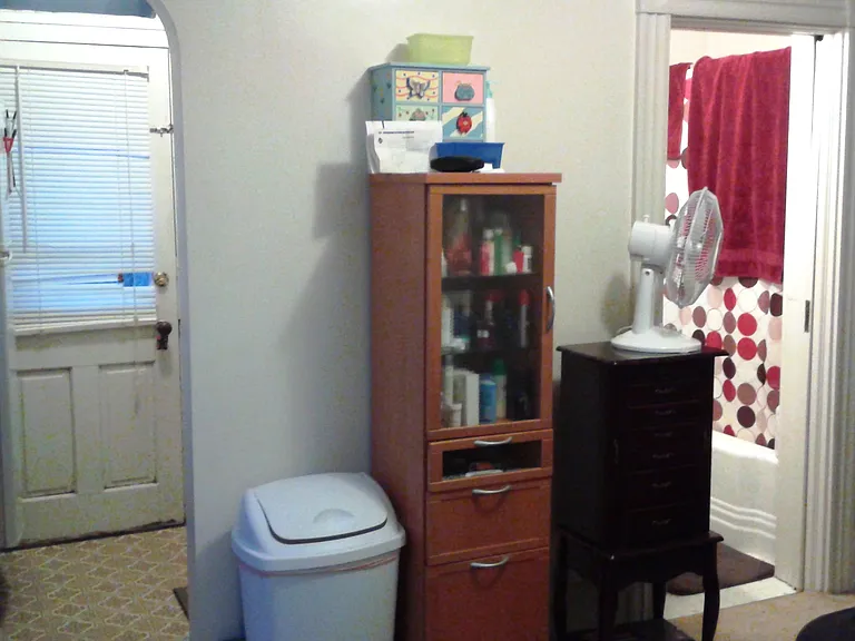 417 W Walnut St #2R — Photo 4