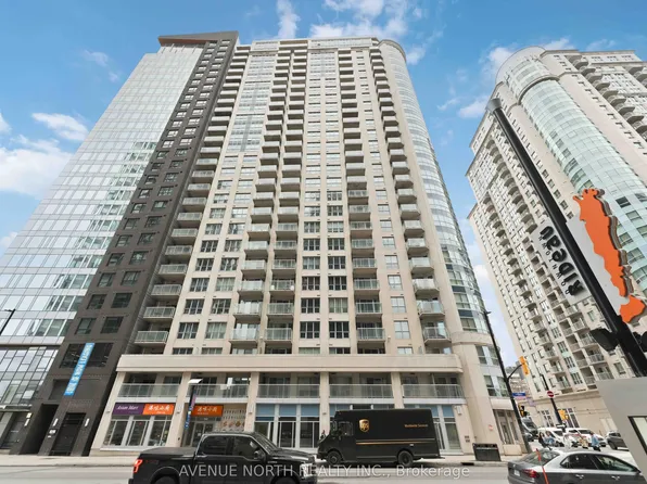 242 Rideau St #1102, Ottawa, ON K1N 0B7