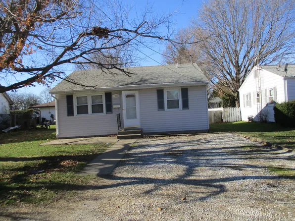 702 N Carico St, Tuscola, IL 61953