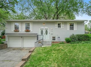 10709 W 71st Pl, Shawnee, KS 66203