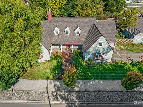 4th image of 202 W Alder Street