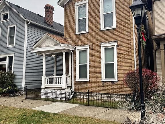 2nd image of 435 E 6th St