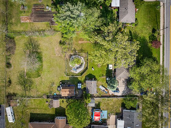 3rd image of 5768 Evergreen Ave