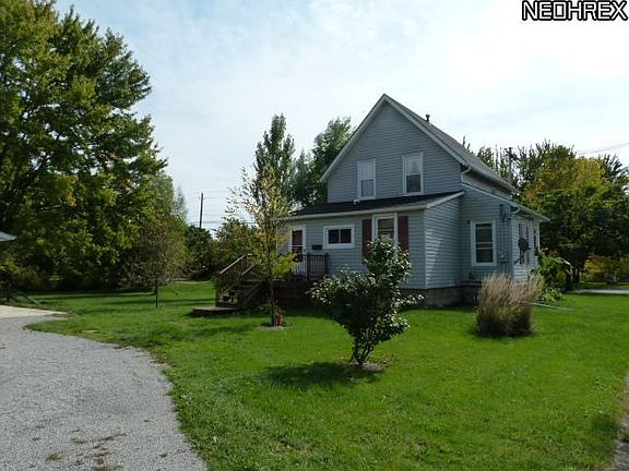 3rd image of 366 E College St