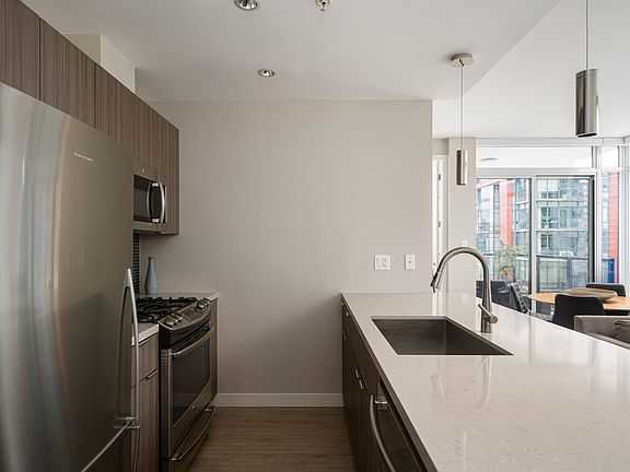 3rd image of 1788 Ontario St #605