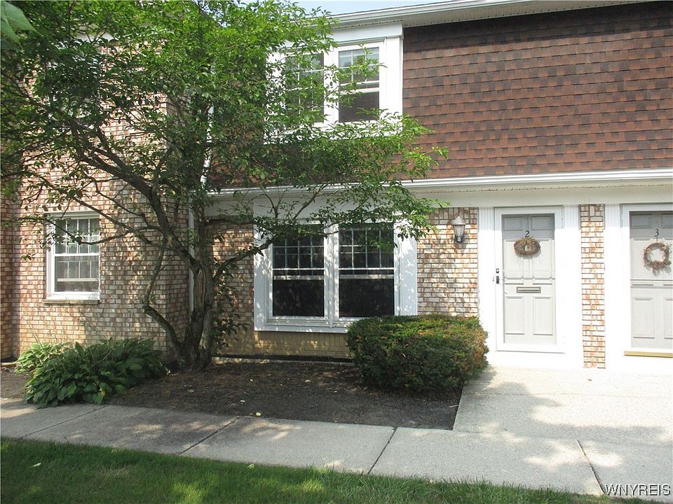 1st image of 105 Carriage Dr APT 2