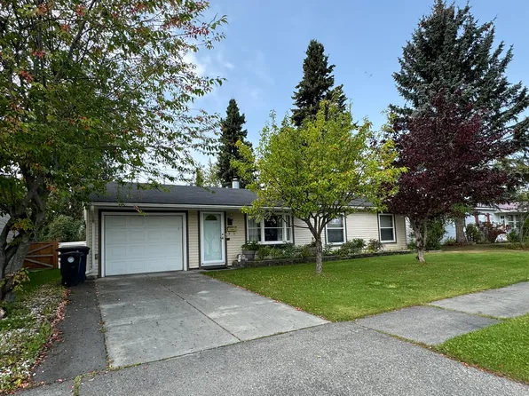 820 Dogwood St, Anchorage, AK 99501