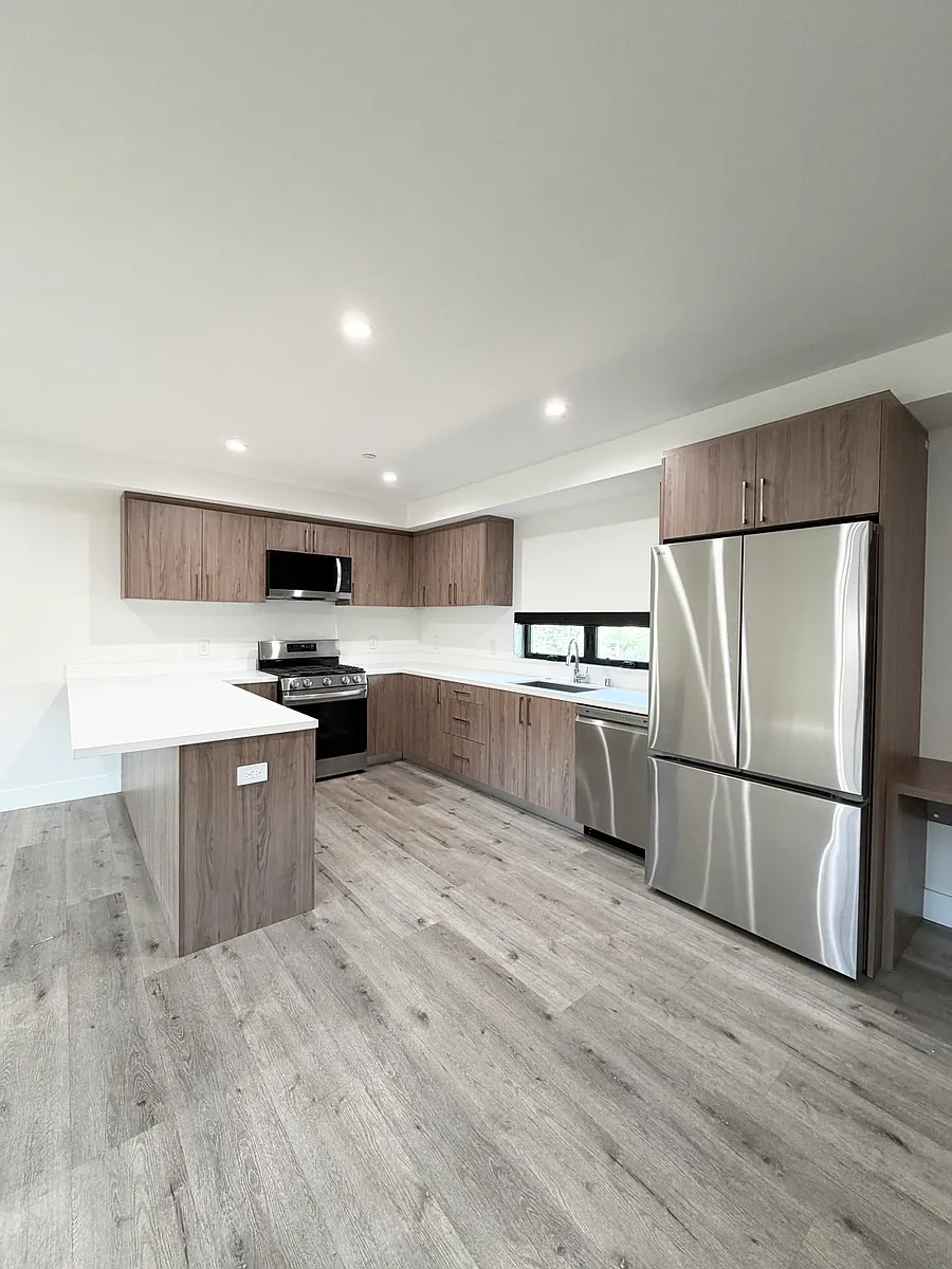 Building Photo - 5923 Laurel Canyon Blvd #400