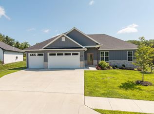 1526 N Corbet Dr, Columbia, MO 65202