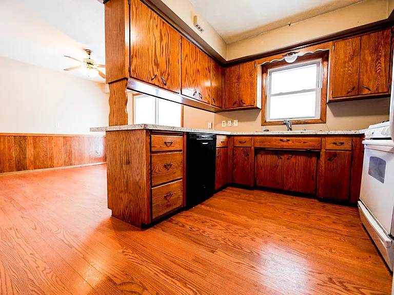 Kitchen (1)