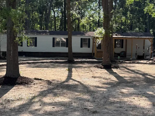 1217 Birch Dr, Summerton, SC 29148