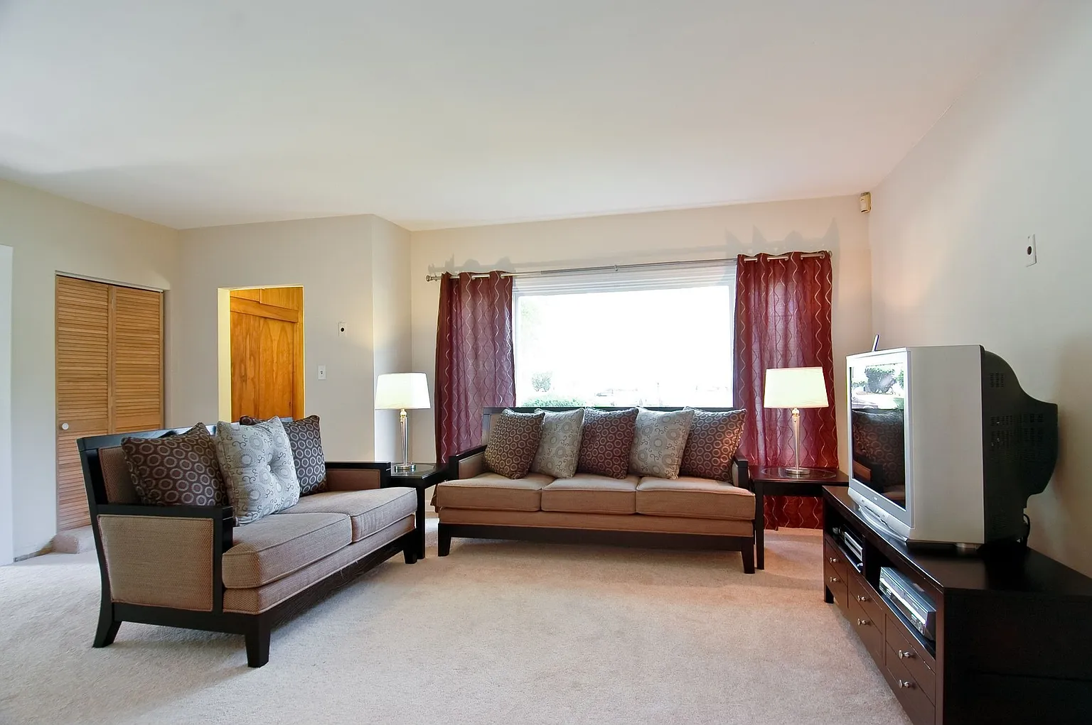 326 W Sunset Ave photo 1
