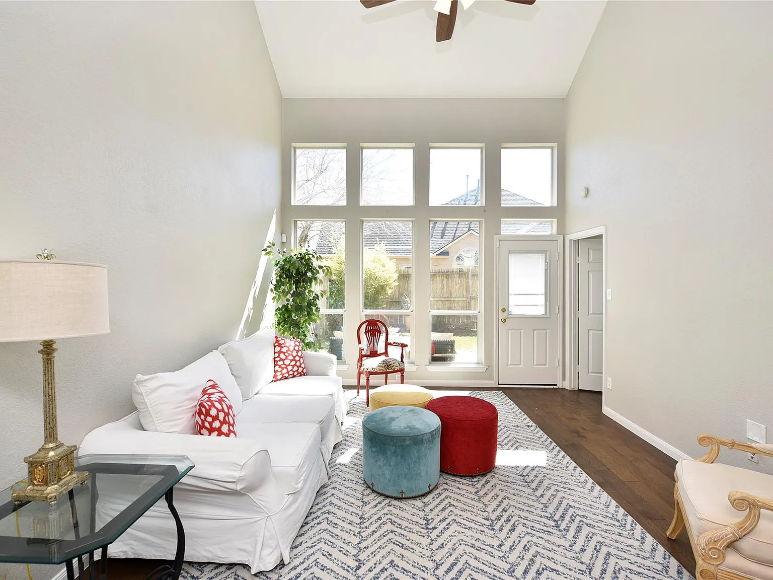 3 bed, 2.5 bath, 1822 sqft, $2,800 — Photo 3