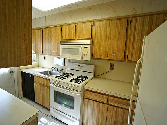 4th image of 69-36 218th St #38