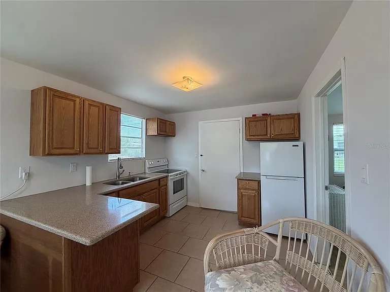 8513 Herbison Ave — Photo 5
