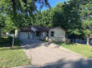 705 E Walnut St, Derby, KS 67037