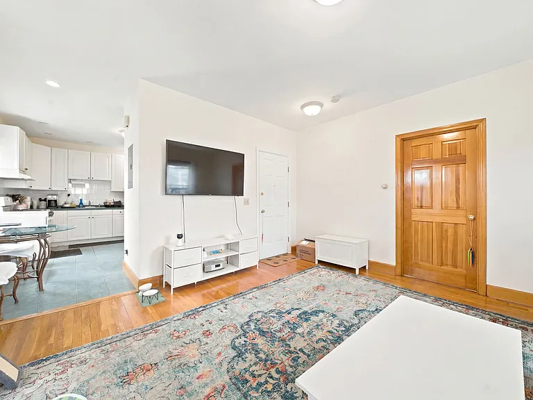10 Cliff St #3 — Photo 8